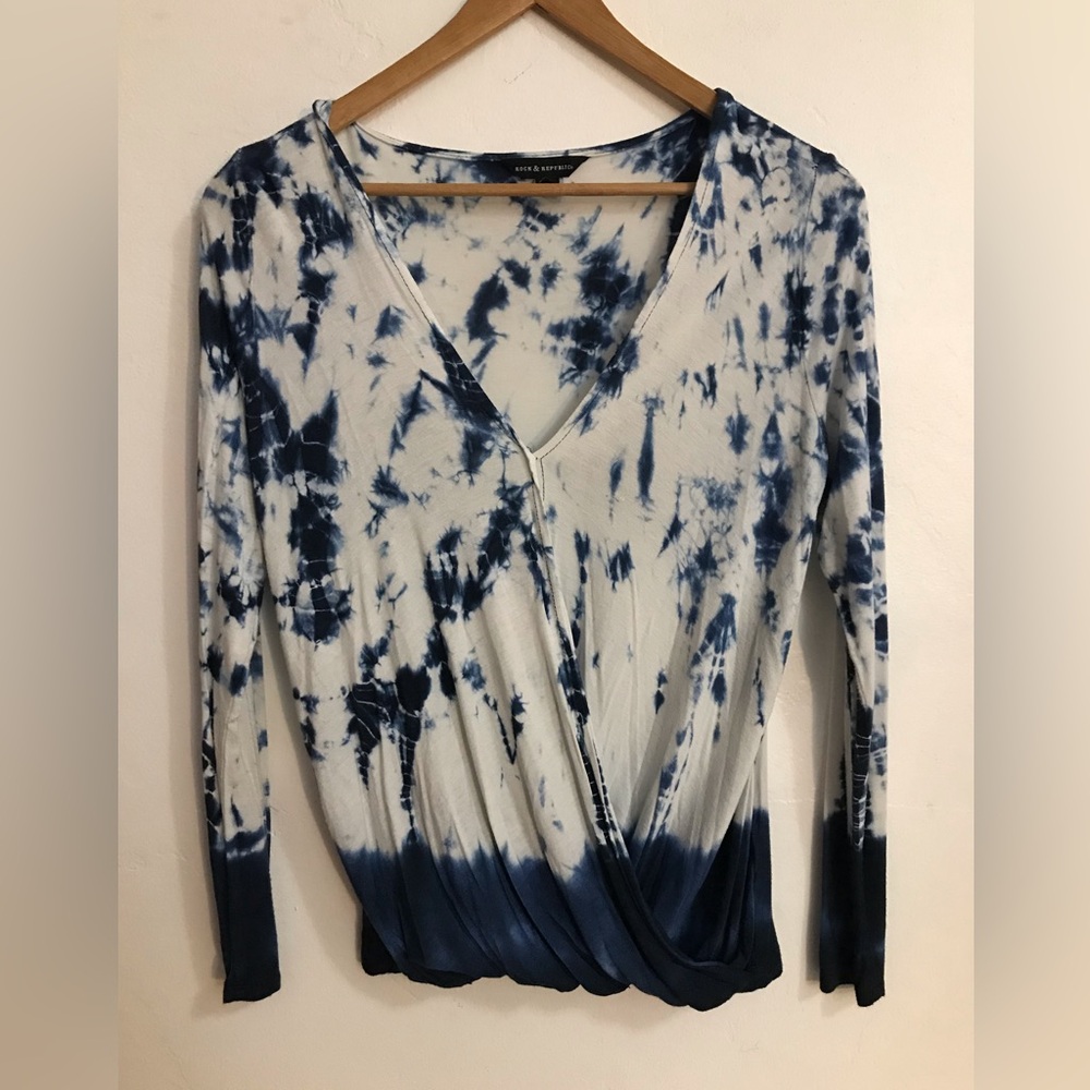 Rock & Republic Top Women's Size XS Tie-Dye Faux Wrap Long Sleeve Blue White